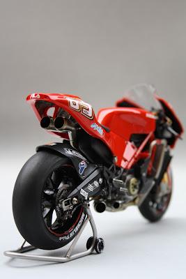 Ducati D16 L.Capirossi GP4 2004 by Gennaro Zappa (Tamiya)