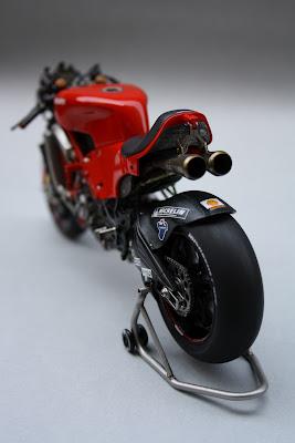 Ducati D16 L.Capirossi GP4 2004 by Gennaro Zappa (Tamiya)