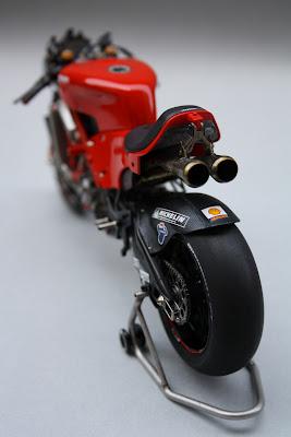 Ducati D16 L.Capirossi GP4 2004 by Gennaro Zappa (Tamiya)