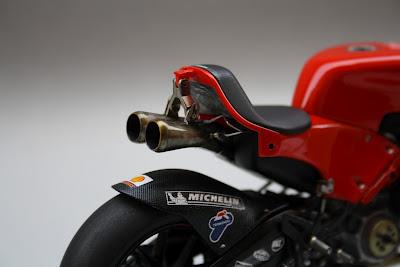 Ducati D16 L.Capirossi GP4 2004 by Gennaro Zappa (Tamiya)