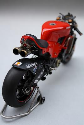 Ducati D16 L.Capirossi GP4 2004 by Gennaro Zappa (Tamiya)