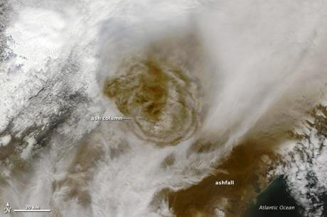 L’eruzione del vulcano Grímsvötn dallo spazio