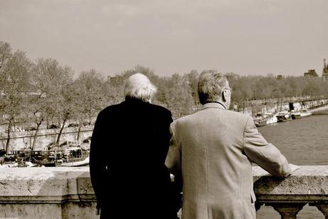 two pictures, two color. One place: Paris.