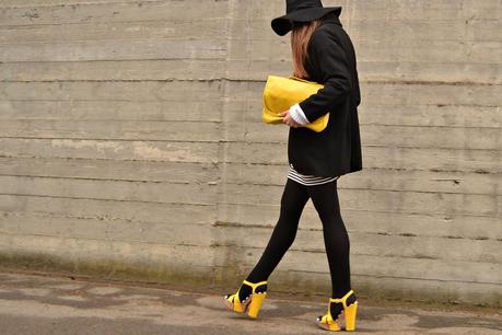 AMAZING yellow shoes