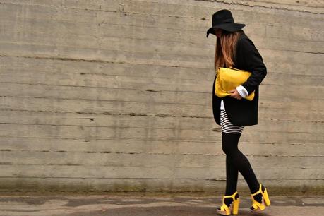 AMAZING yellow shoes