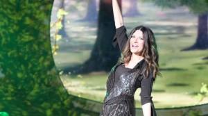 Laura Pausini, sensuale nel video di “Mi tengo”