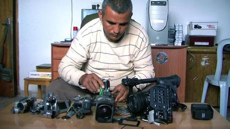 Film Middle East Now: “5 Broken Cameras” di Emad Burnat e Guy Davidi