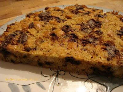 Dolce rustico di pane e uova di cioccolato