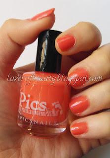 Review Pics Nails, Tira fuori le unghie !