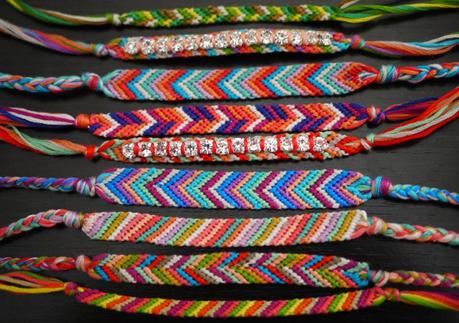 DIY: Friendship bracelets