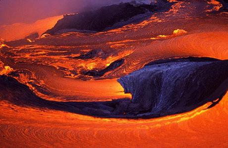 ENORME VULCANO SOTTOMARINO IN ISLANDA