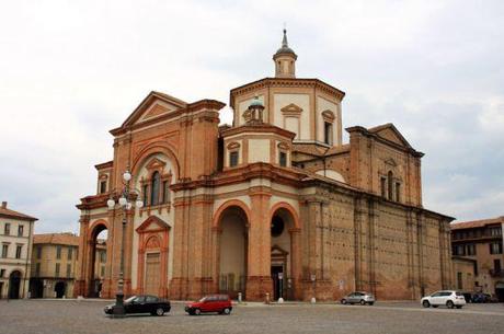 I dolori di una giovane casalinga disperata di Voghera… in tempi di crisi.