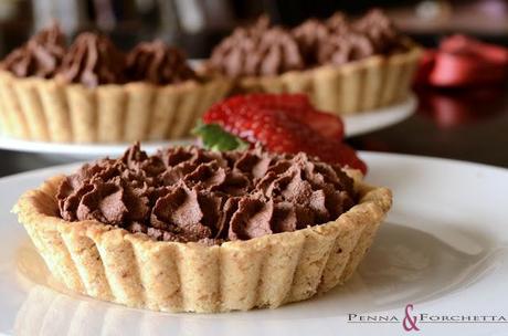 Tartellette alle nocciole con ganache caffè e cioccolato - Hazelnut tarts with ganache coffee and chocolate