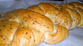 TRECCIA DI PANE AL SESAMO