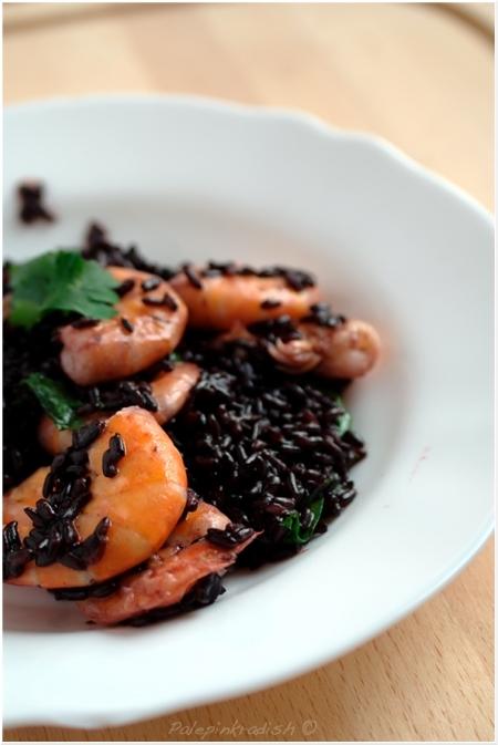 Venere nel piatto  e in prima linea: riso nero con gamberi e spumante