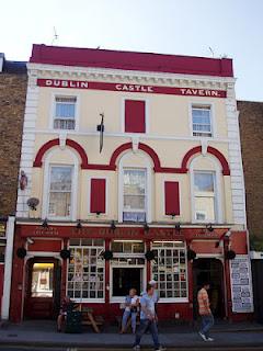 ASCOLTARE MUSICA DAL VIVO A SOLE 5 STERLINE...AL DUBLIN CASTLE DI CAMDEN TOWN