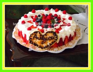 Torta soffice al cioccolato bianco e fragole