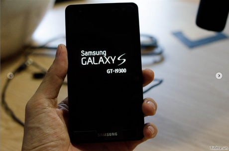 Screen Shot 2012 04 20 at 5.56.04 PM gallery post Il prototipo del Samsung Galaxy S III si mostra per la prima volta in video.