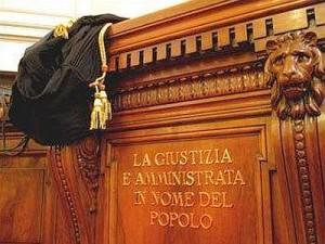 Parolisi: revocata la patria potestà