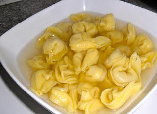 TORTELLINI ALLA BOLOGNESE IN BRODO DI POLLO