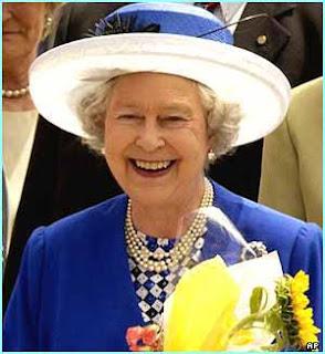 Happy Birthday Her Majesty!! Ma la sovrana festeggia due volte.....