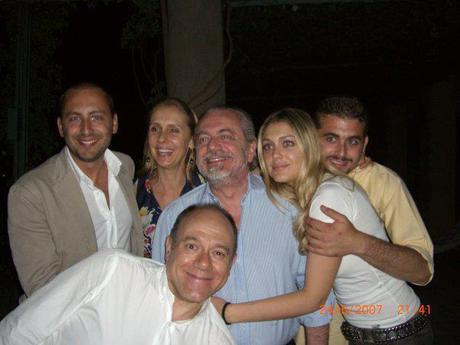 FOTO – Famiglia De Laurentiis al completo…con un intruso ecco chi!!