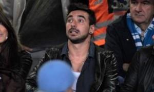 FOTO-Lavezzi soffre per il “suo” Napoli in tribuna!