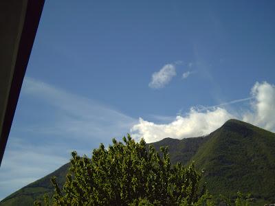 Documentazione fotografica: cancellazione dell’azzurro del cielo – 22 – 04 – 2012