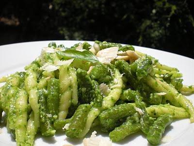 Trofie con Fagiolini e Pesto Leccese alla Rucola ...