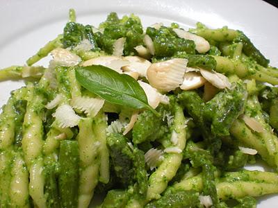 Trofie con Fagiolini e Pesto Leccese alla Rucola ...