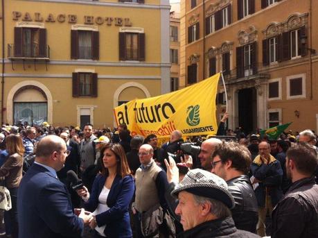 Un momento della manifestazione del 18 aprile a Roma