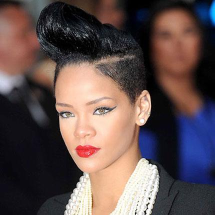 TUTTI I TAGLI DI CAPELLI DI RIHANNA LA FAMOSA CANTANTE E ATTRICE IN BATTLESHIP