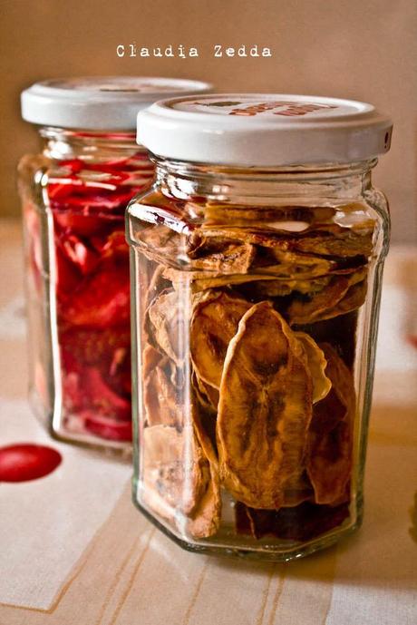 Mele, fragole e banane chips