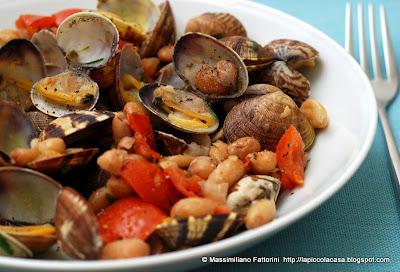 Zuppetta di fagioli verdolini di Sarconi con vongole e pomodorini