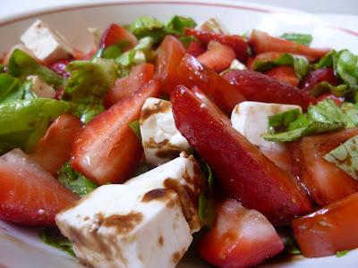 insalata di fragole e feta / σαλατα με φραουλες και φετα