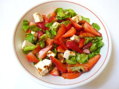 insalata di fragole e feta / σαλατα με φραουλες και φετα