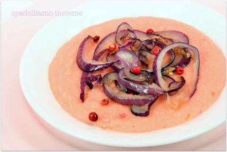 CREMA DI FAGIOLI ZOLFINI CON POMODORO, ESTRATTO DI RAPA E CIPOLLA ROSSA CROCCANTE