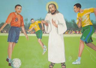 Gesù in mezzo ai calciatori