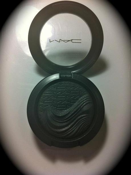 MAC : Dark Dare Extra Dimension  Eyeshadows Review