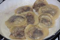 Dolce o salato??? Ravioli di melenzane al cioccolato e semi di papavero