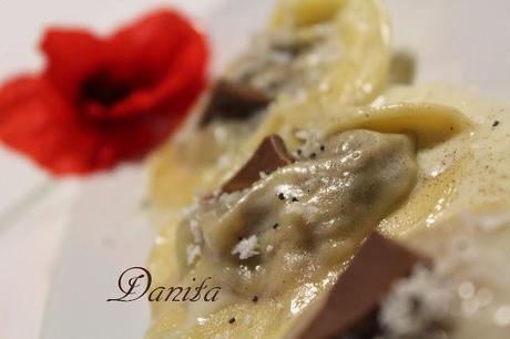 Dolce o salato??? Ravioli di melenzane al cioccolato e semi di papavero