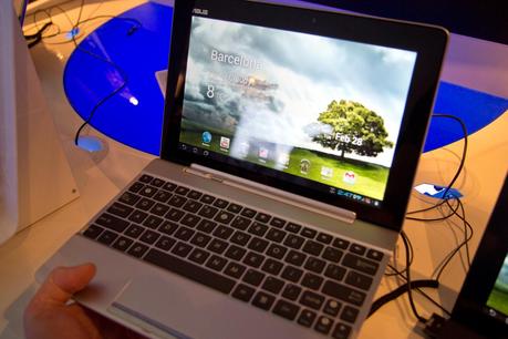 ASUS Transformer Pad serie 300, Eccolo in italia con WebStorage ed un prezzo di 400€