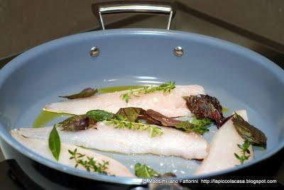 Cucinare il pesce: filetti di gallinella con cuori di carciofo, menta glaciale, basilico viola e timo