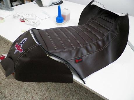 Nip & Tuck - Seat by Starace