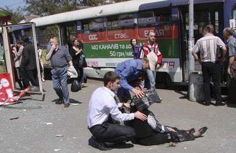Ucraina: quattro bombe e 27 feriti nella città di Dniptropetrovsk