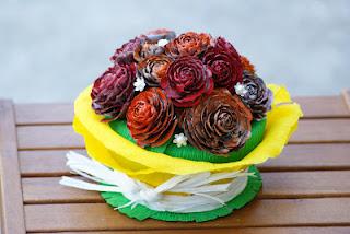 Due centrotavola di pigne