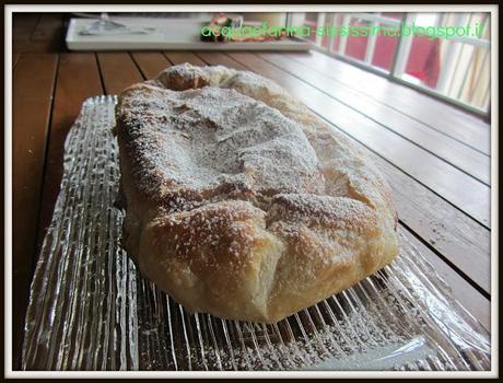 ...strudel con pesche all'amaretto e...Olio in piazza e...premio!...