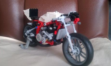 TZ 750 Lego Techinc