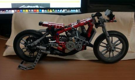 TZ 750 Lego Techinc