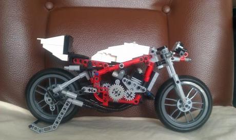 TZ 750 Lego Techinc